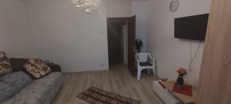 Titan, Costin Georgian.