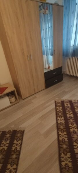 Titan, Costin Georgian.