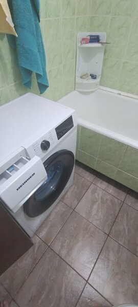 Titan, Costin Georgian.